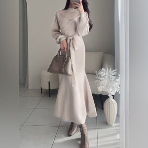 Elegant Cream Knit One-Piece Dress